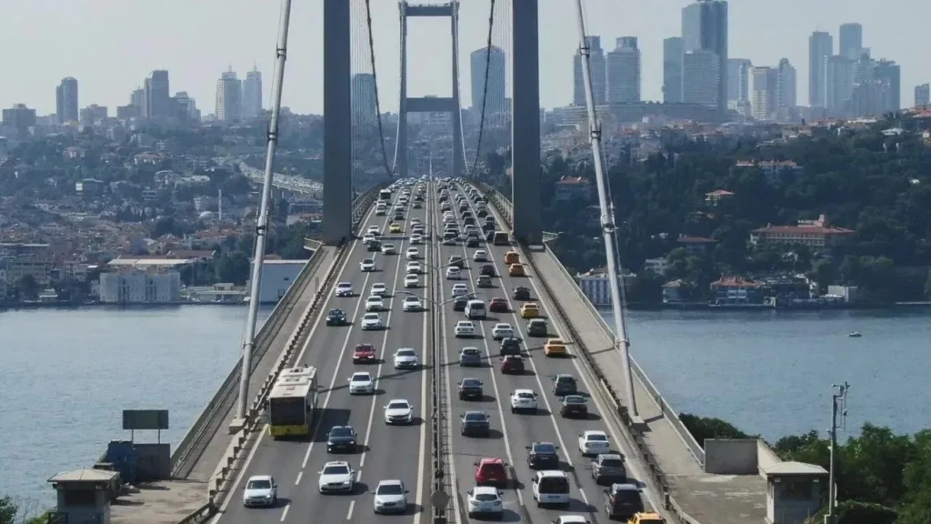 Otoyol ve köprü geçiş ücretlerine zam geldi! 2025 otoyol ve köprü ücretleri ne kadar?
